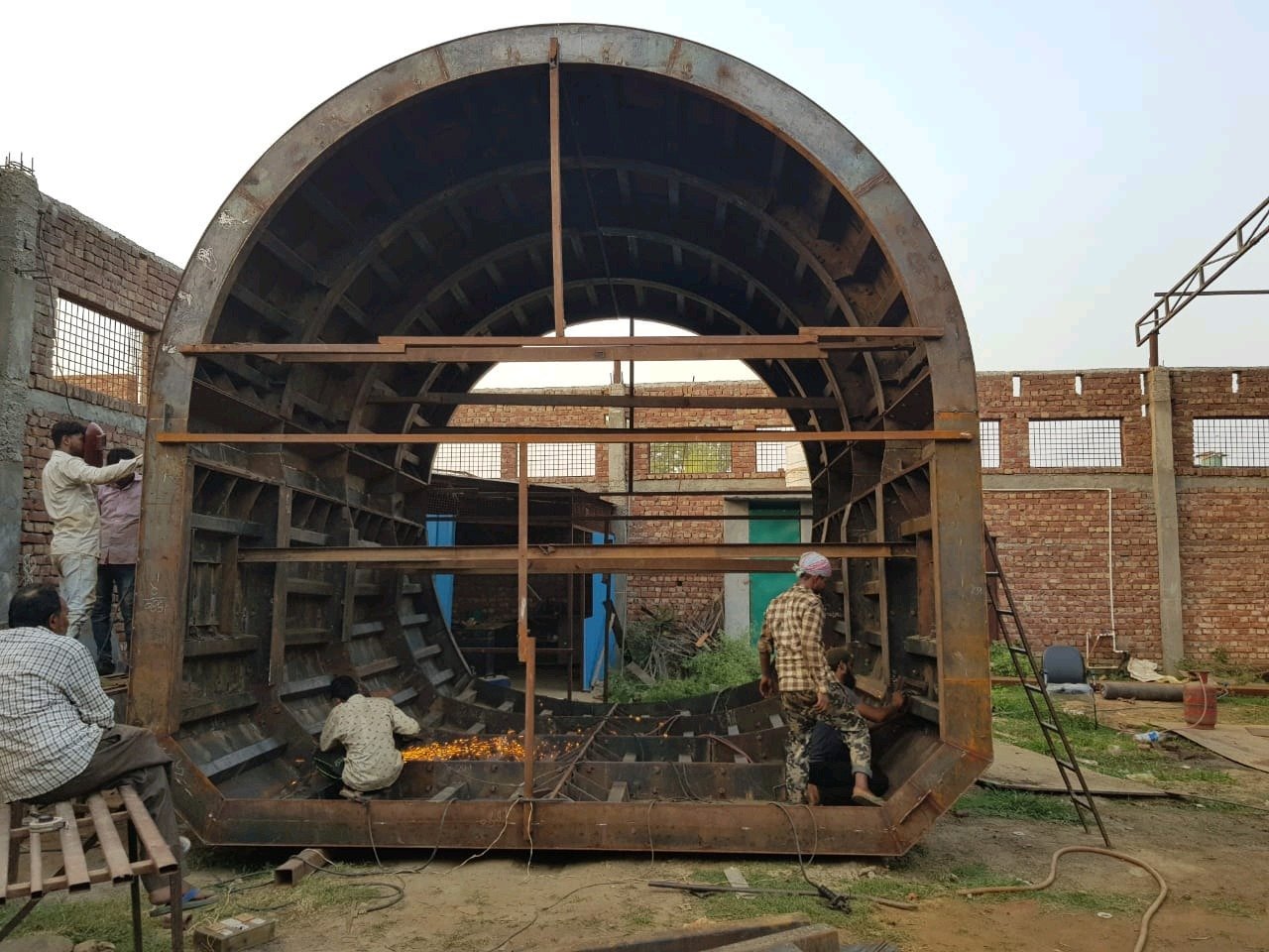 Rectangular tunnel gantry shutter